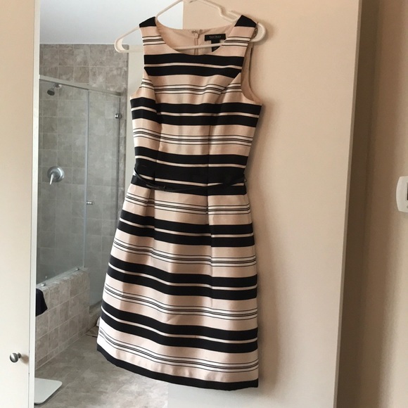 White House Black Market Dresses & Skirts - Women's 0 Cocktail Dress, EUC